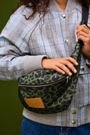 SAC BANANA LEOPARD KAKI