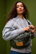 SAC BANANA LEOPARD KAKI