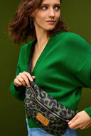 SAC BANANITA LÉOPARD KAKI